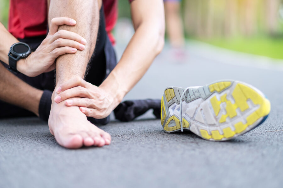 Do all achilles tendon injuries need surgery?