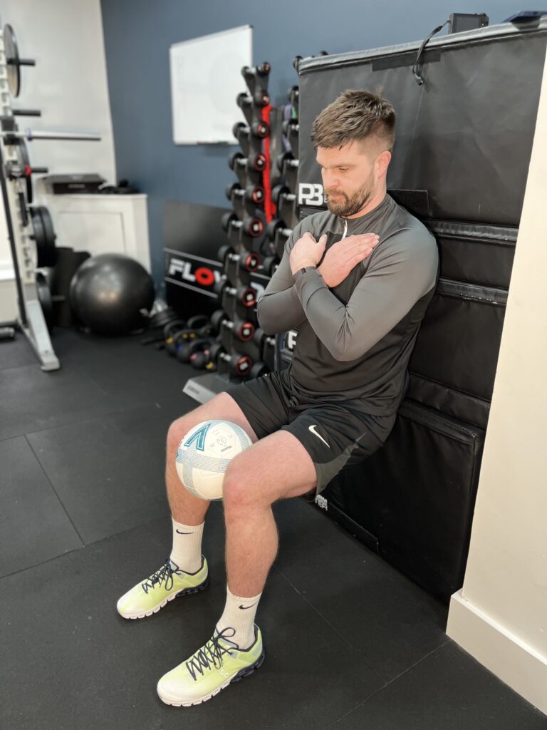 sharp physiotherapy doncaster lincoln physio clinic wall squats patella tendinitis