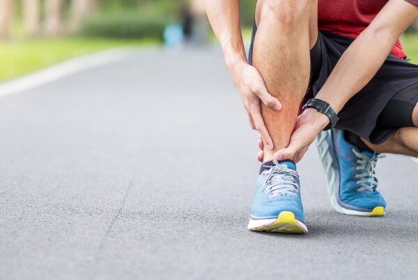 Sharp Physiotherapy helping a runner with shin pain relief and injury recovery in Bawtry, Lincoln and Newark.