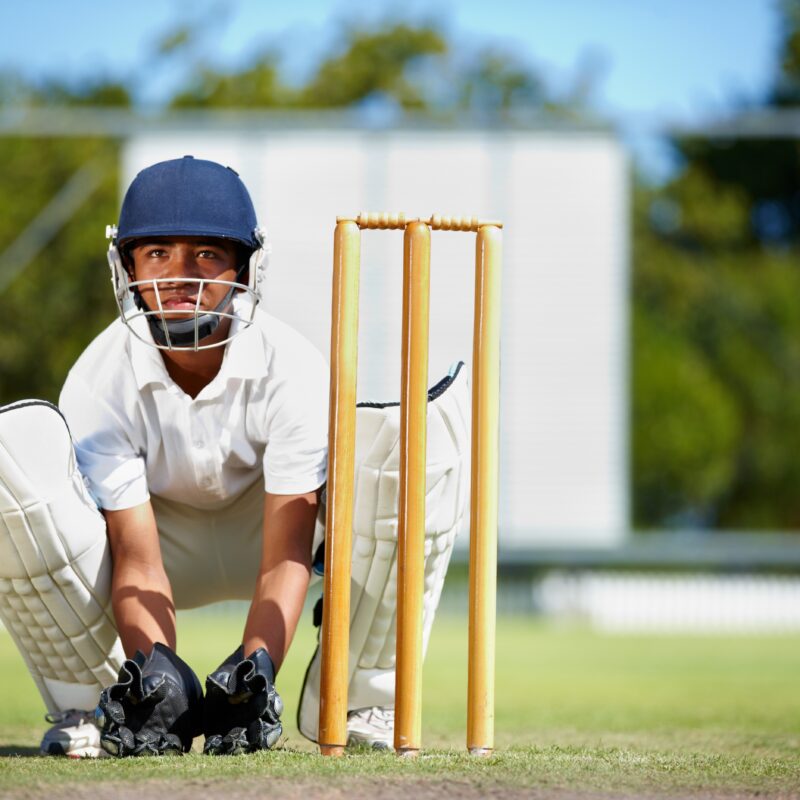 Teenager with knee pain getting treatment at sharp physiotherapy bawtry, lincoln and newark.